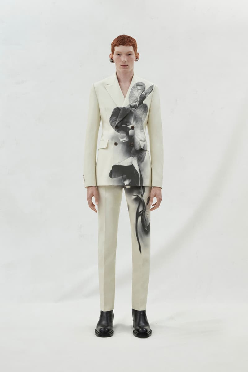 Alexander McQueen FW23 Makes Magic With Refined Tailoring Fashion