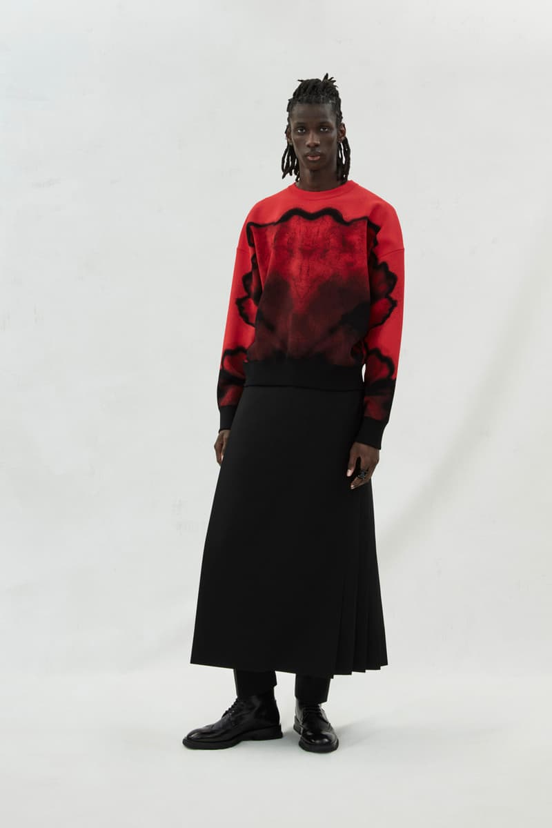 Alexander McQueen FW23 Makes Magic With Refined Tailoring Fashion