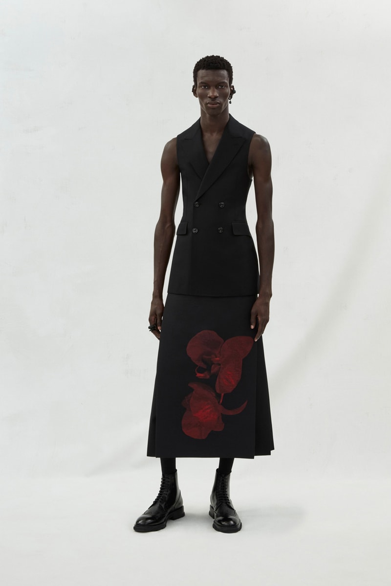 Alexander McQueen FW23 Makes Magic With Refined Tailoring Fashion