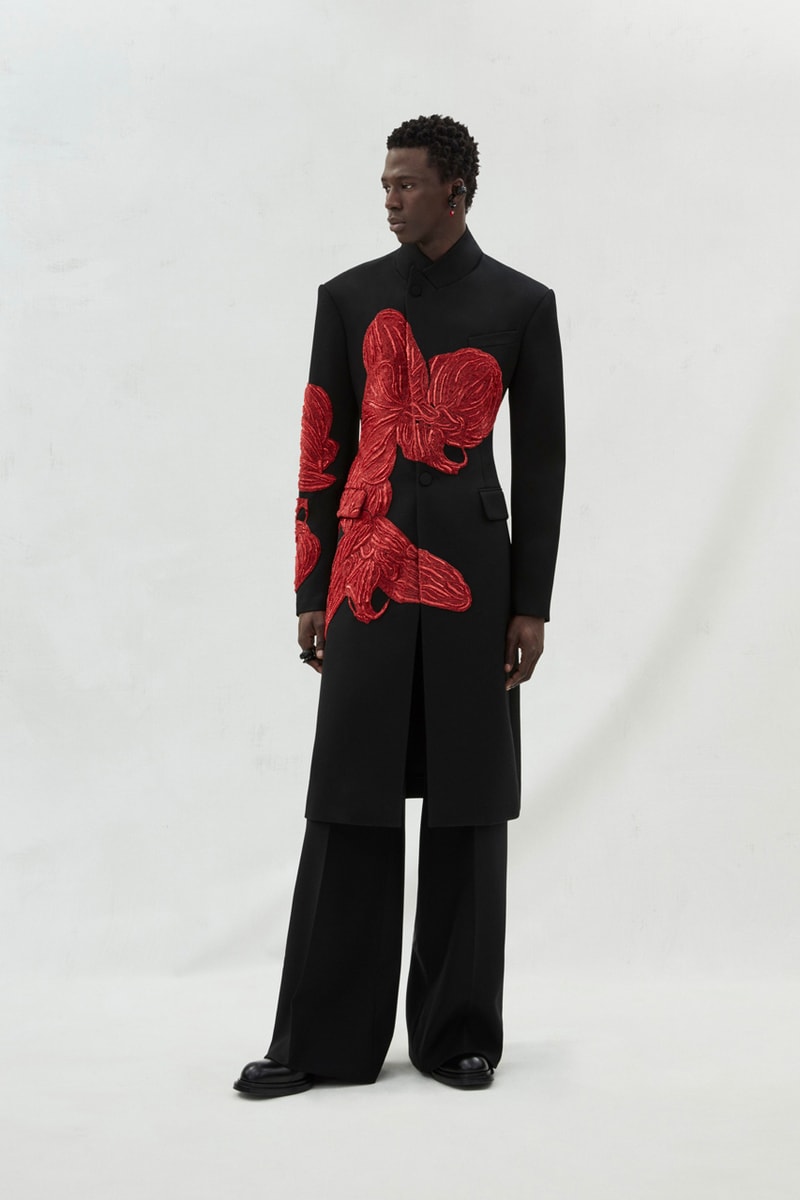 Alexander McQueen FW23 Makes Magic With Refined Tailoring Fashion