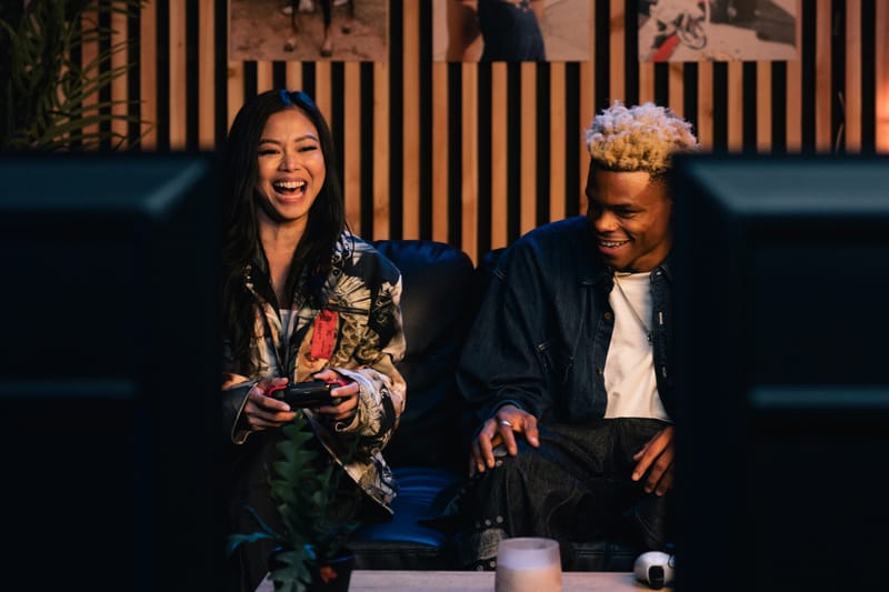 Facebook Gaming Puts Streamer MissesMae and Pro Skater Robert Neal to the Trick Shot Challenge