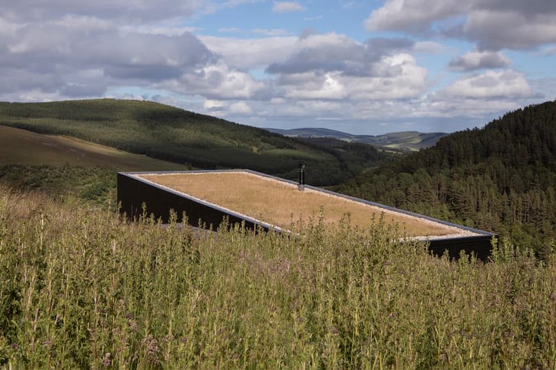 "Spyon Cop" House is Nestled Within the Scottish Wilderness