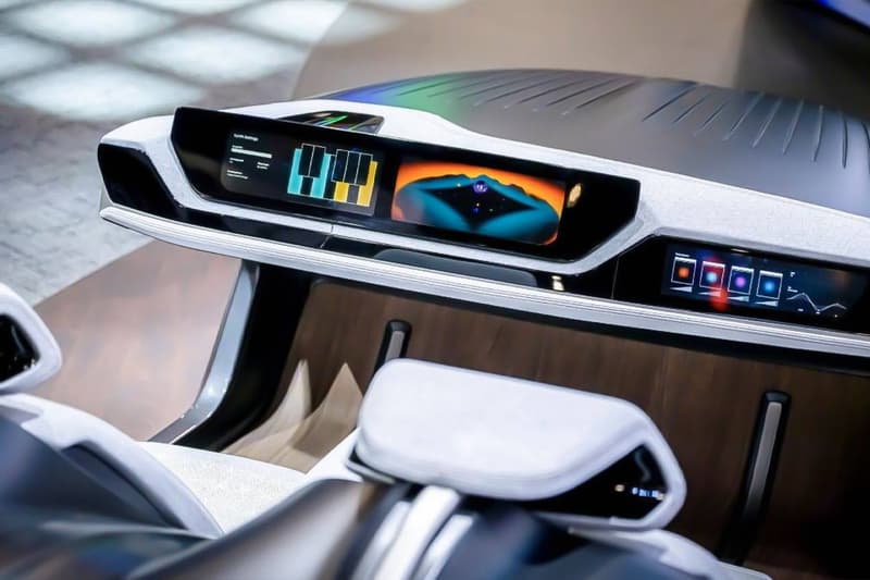 Chrysler Synthesis Cockpit Star trek airflow ces 2023 stellantis harmoney in motion two seater electric news info