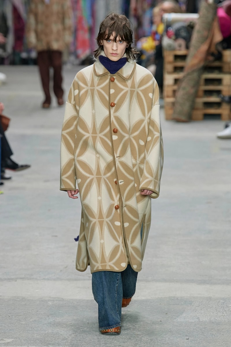 Etro Milan Fashion Week Fall Winter 2023 FW23 Runway Show MFW Mens Menswear Marco De Vincenzo 70s Retro 