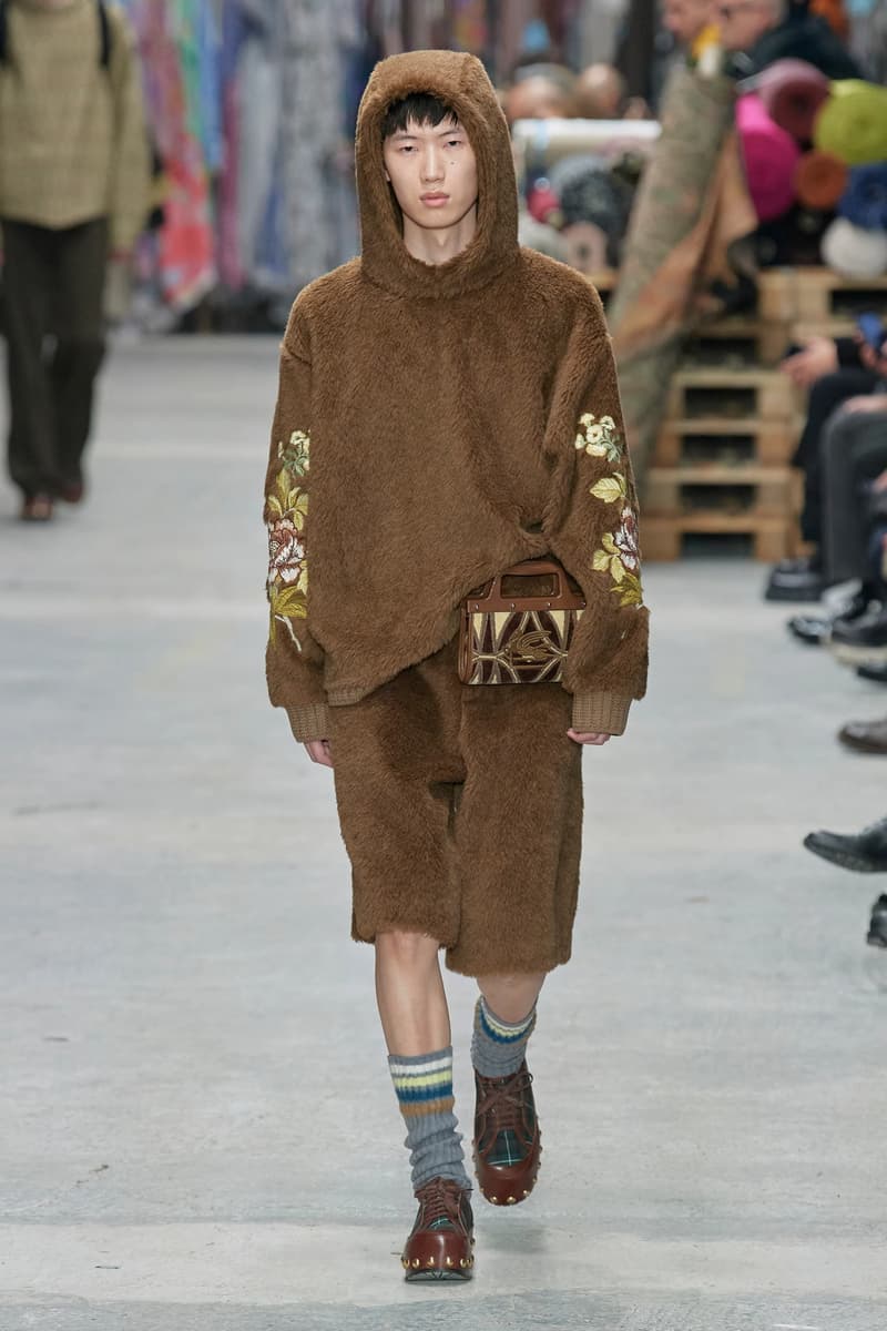 Etro Milan Fashion Week Fall Winter 2023 FW23 Runway Show MFW Mens Menswear Marco De Vincenzo 70s Retro 