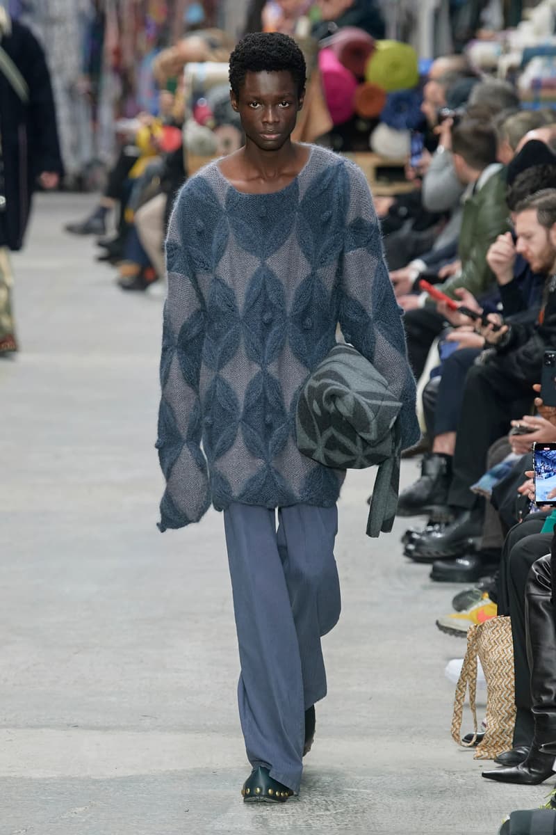 Etro Milan Fashion Week Fall Winter 2023 FW23 Runway Show MFW Mens Menswear Marco De Vincenzo 70s Retro 