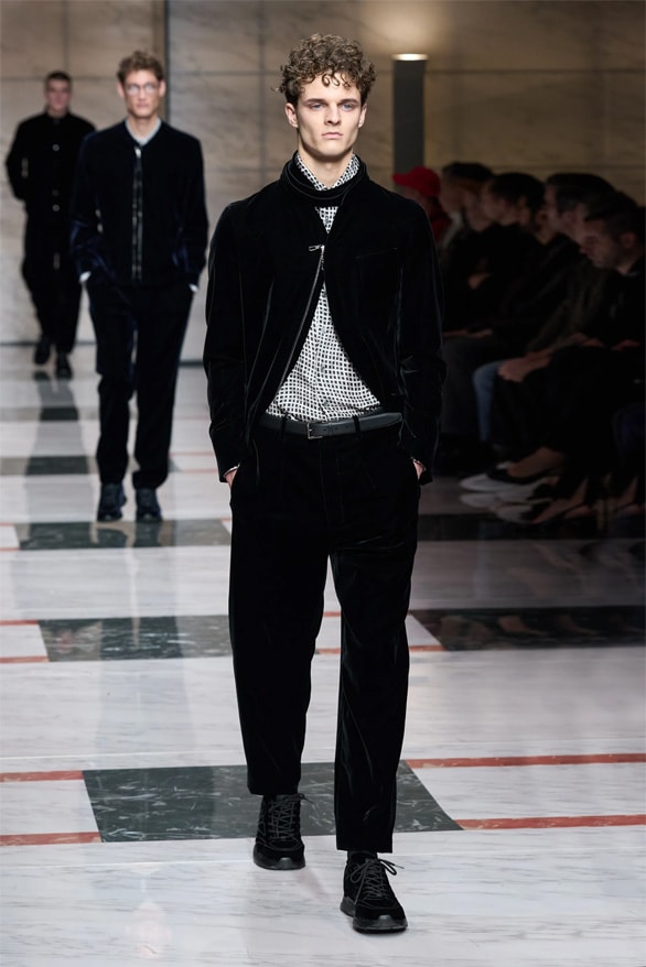 Giorgio Armani Milan Fashion Week Fall Winter 2023 FW23 Runway Show MFW Mens Menswear