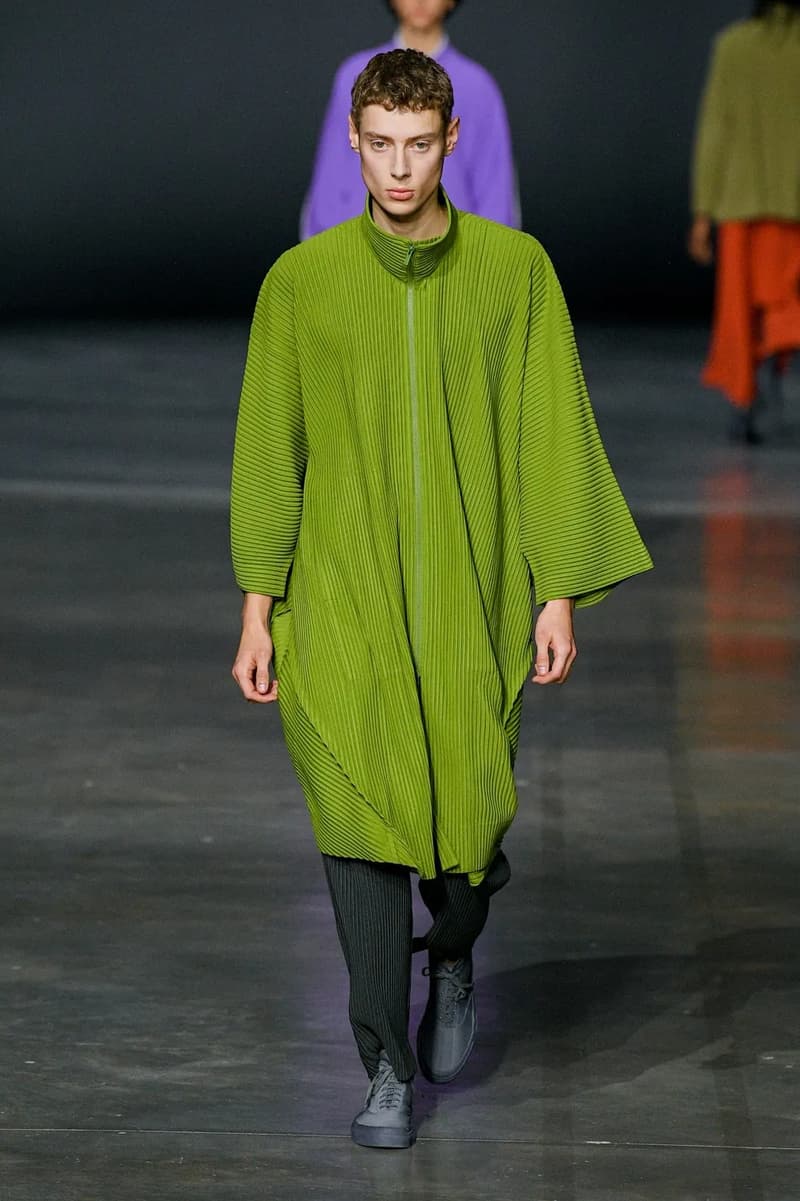 HOMME PLISSÉ ISSEY MIYAKE Fall/Winter 2023 Runway Show Paris Fashion Week FW23 Collection 