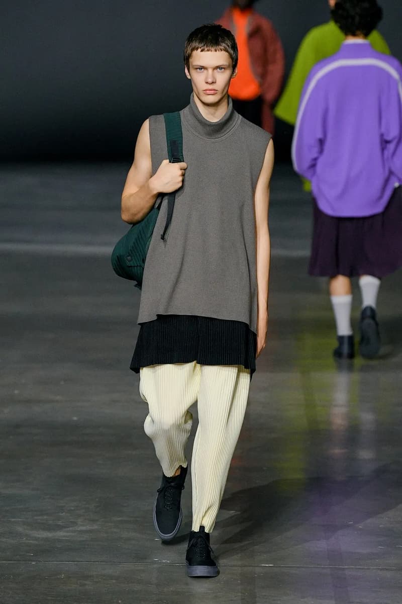 HOMME PLISSÉ ISSEY MIYAKE Fall/Winter 2023 Runway Show Paris Fashion Week FW23 Collection 