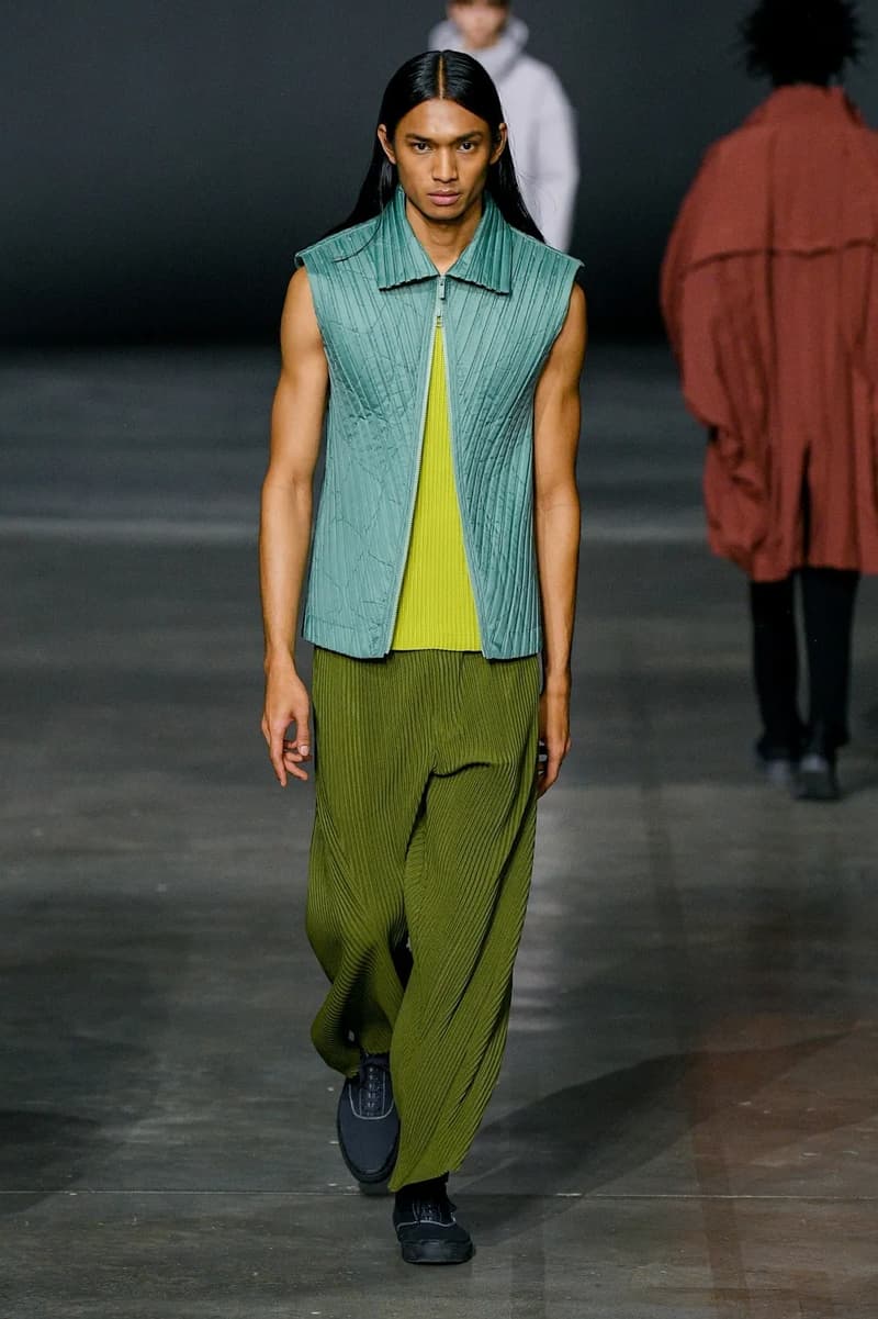 HOMME PLISSÉ ISSEY MIYAKE Fall/Winter 2023 Runway Show Paris Fashion Week FW23 Collection 