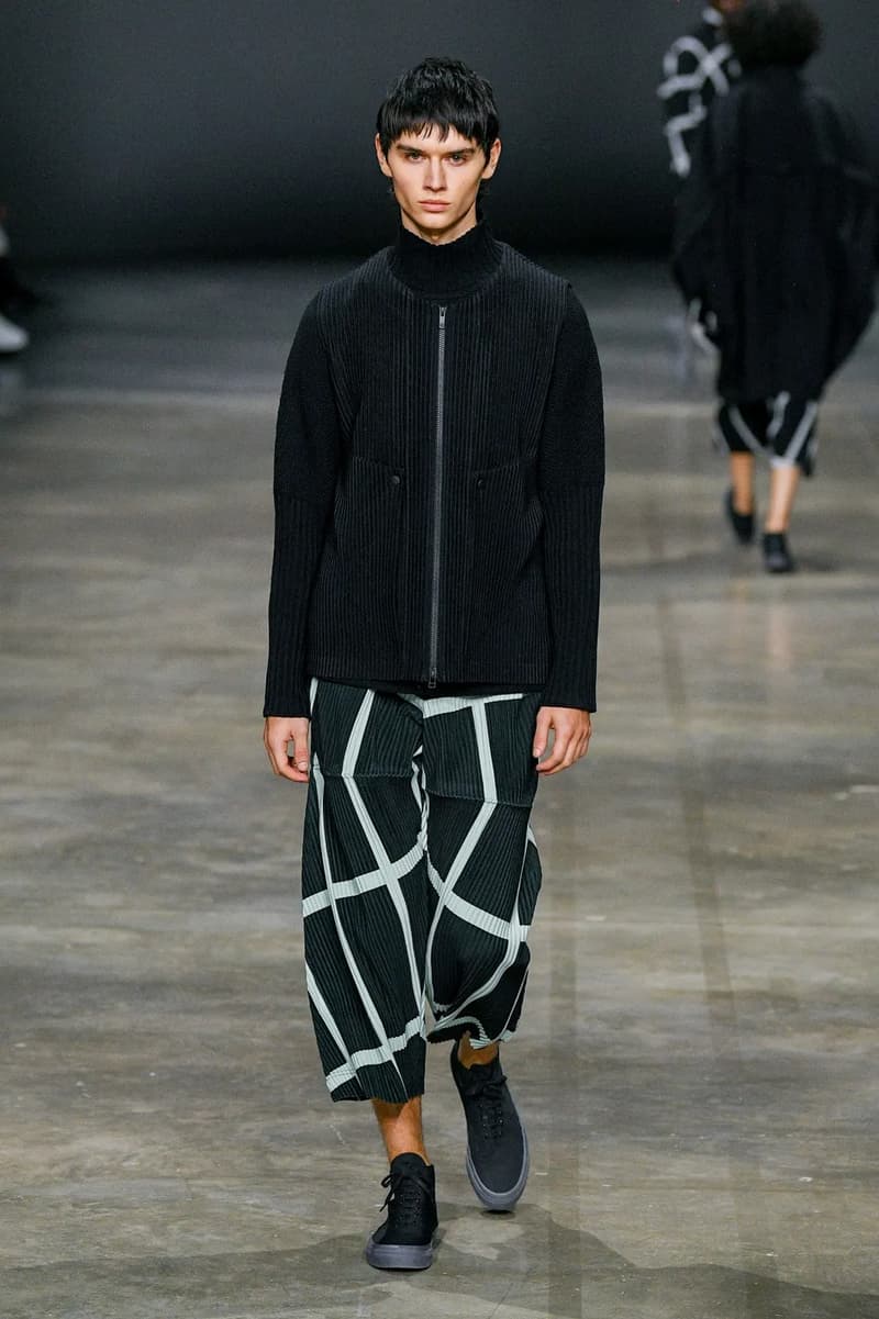 HOMME PLISSÉ ISSEY MIYAKE Fall/Winter 2023 Runway Show Paris Fashion Week FW23 Collection 