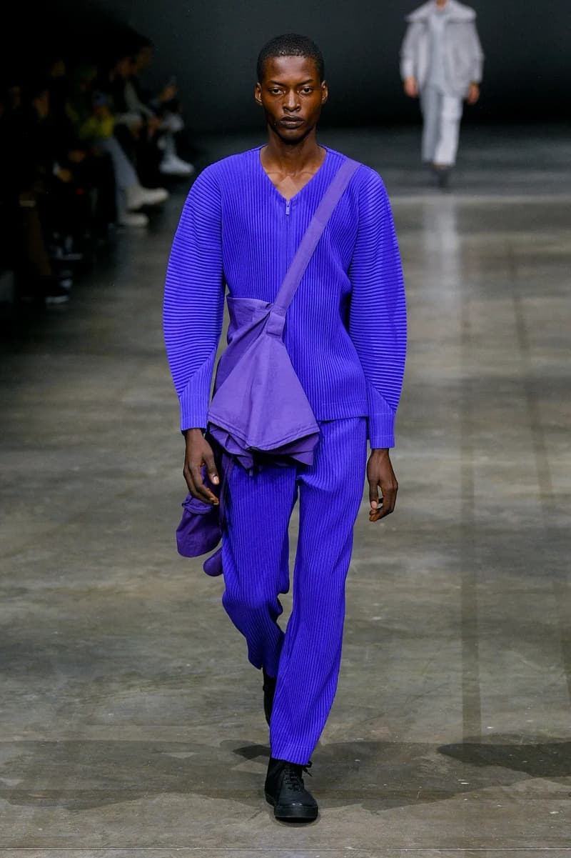 HOMME PLISSÉ ISSEY MIYAKE Fall/Winter 2023 Runway Show Paris Fashion Week FW23 Collection 