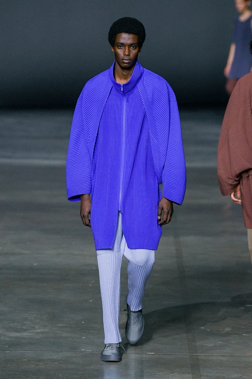 HOMME PLISSÉ ISSEY MIYAKE Fall/Winter 2023 Runway Show Paris Fashion Week FW23 Collection 