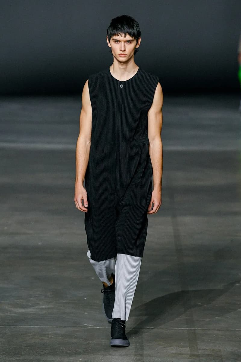 HOMME PLISSÉ ISSEY MIYAKE Fall/Winter 2023 Runway Show Paris Fashion Week FW23 Collection 