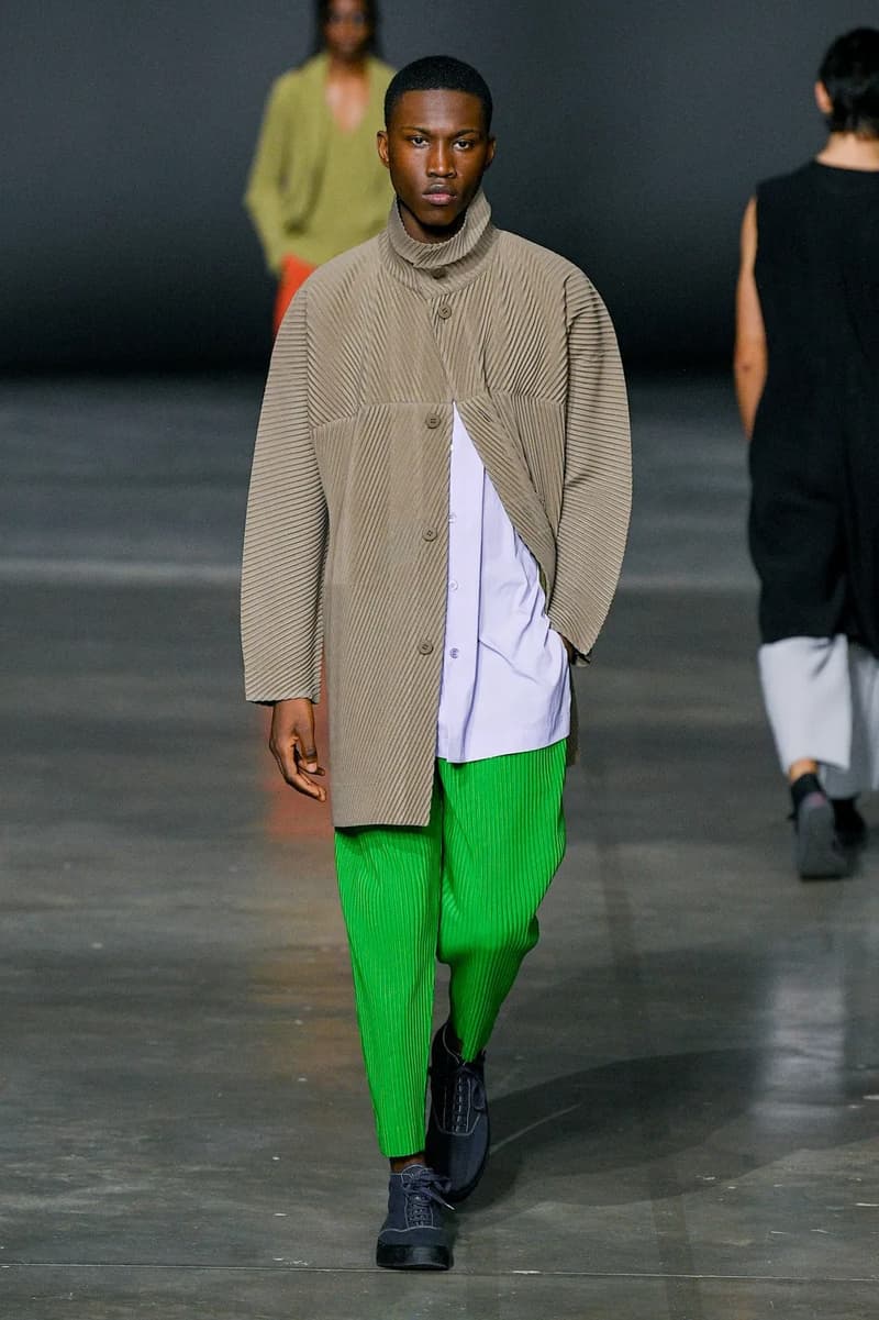 HOMME PLISSÉ ISSEY MIYAKE Fall/Winter 2023 Runway Show Paris Fashion Week FW23 Collection 