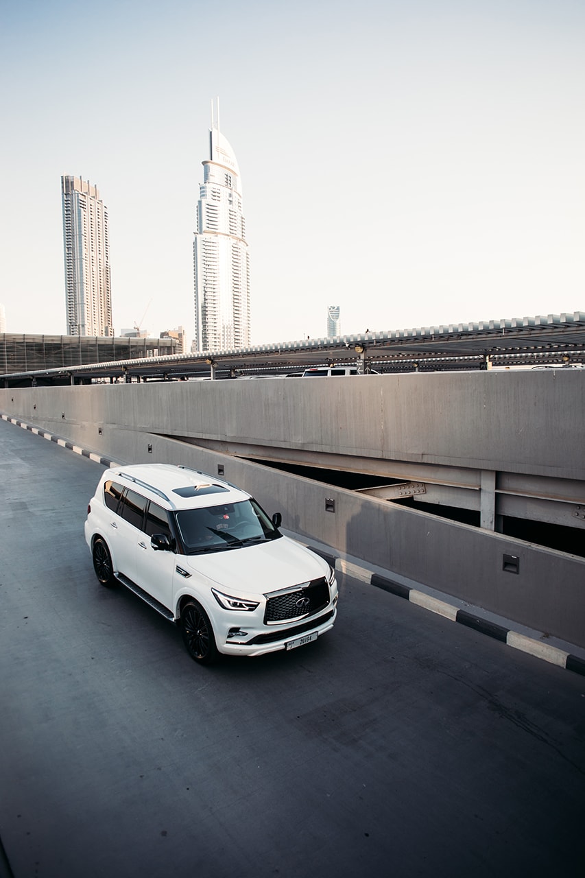 infiniti qx80 роскошный внедорожник автомобиль творение Дубая GCC залив Ближний Восток Аравия эксклюзивный 