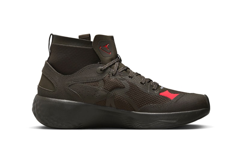 DR7614-206 Nike swoosh shoe technical space aged aesthetic brown Dark Chocolate/Infrared michael jordan basketball shoes 