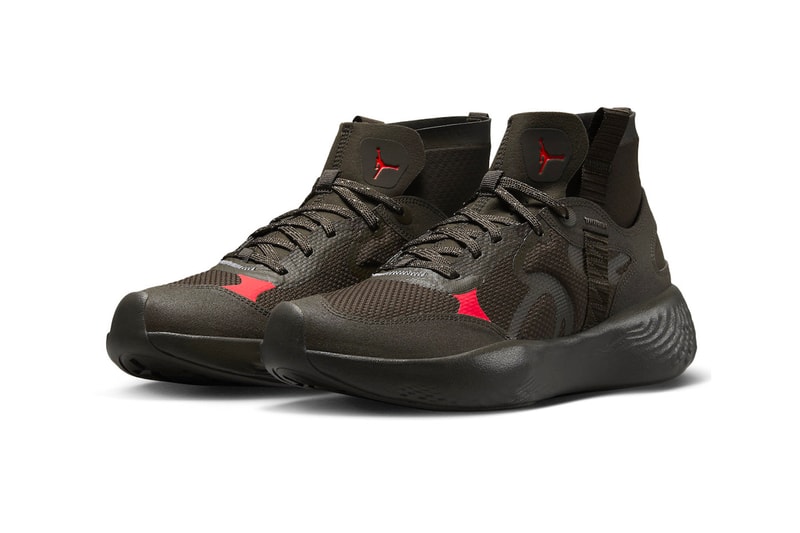 DR7614-206 Nike swoosh shoe technical space aged aesthetic brown Dark Chocolate/Infrared michael jordan basketball shoes 