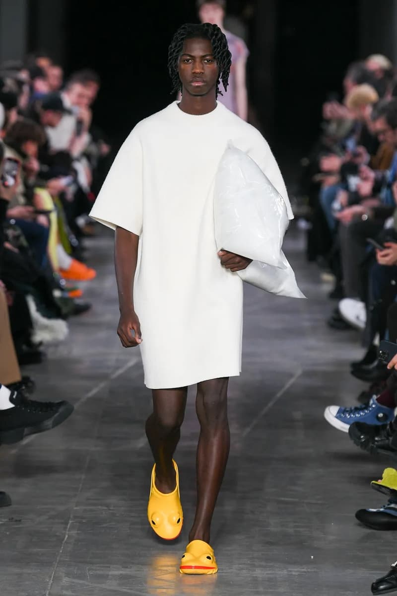 JW Anderson Fall Winter 2023 Milan Fashion Week Men's Women's Show Runway MFW Jonathan Anderson