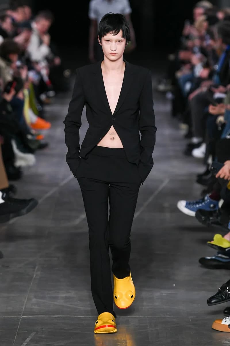 JW Anderson Fall Winter 2023 Milan Fashion Week Men's Women's Show Runway MFW Jonathan Anderson