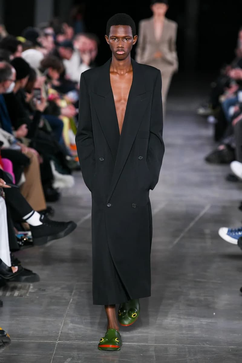 JW Anderson Fall Winter 2023 Milan Fashion Week Men's Women's Show Runway MFW Jonathan Anderson