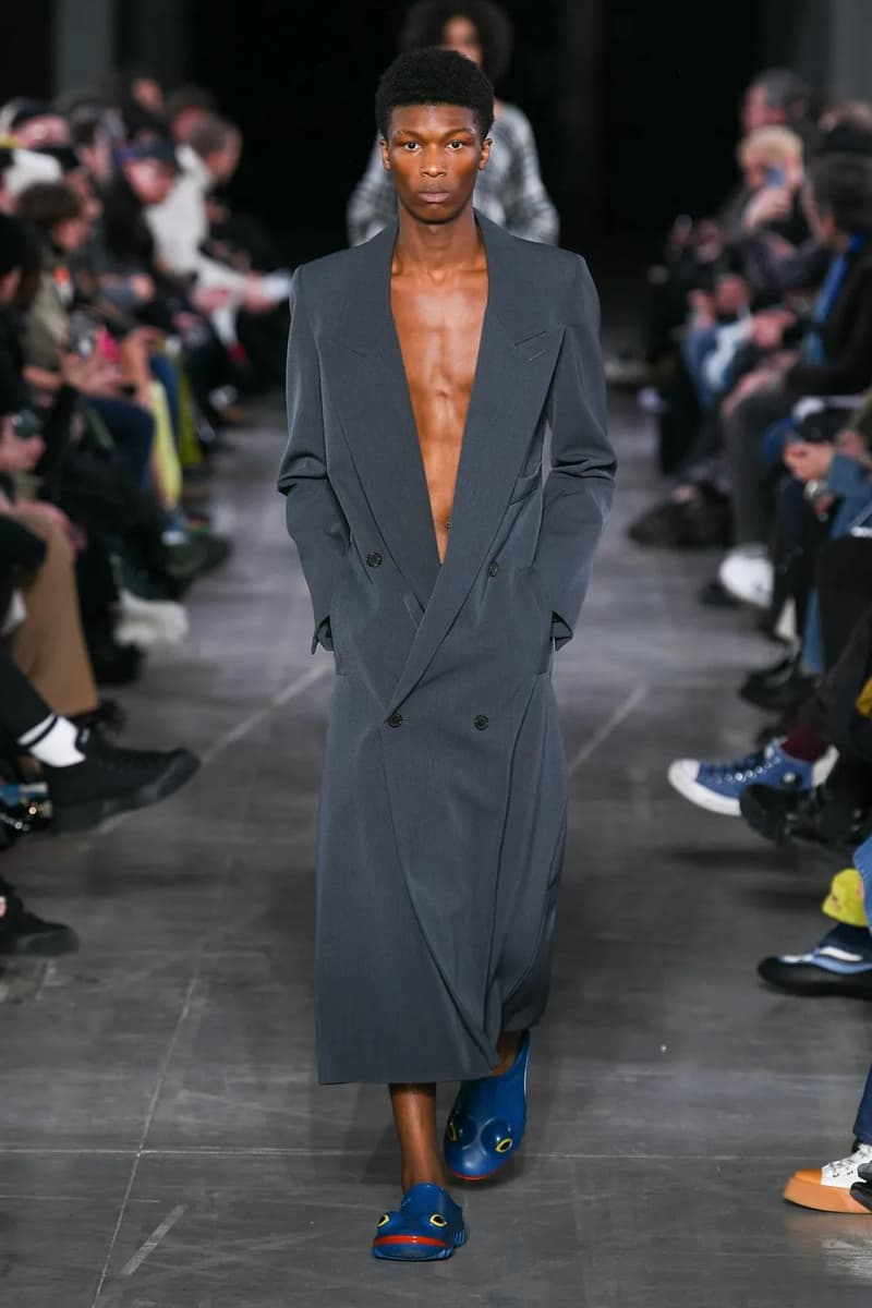 JW Anderson Fall Winter 2023 Milan Fashion Week Men's Women's Show Runway MFW Jonathan Anderson