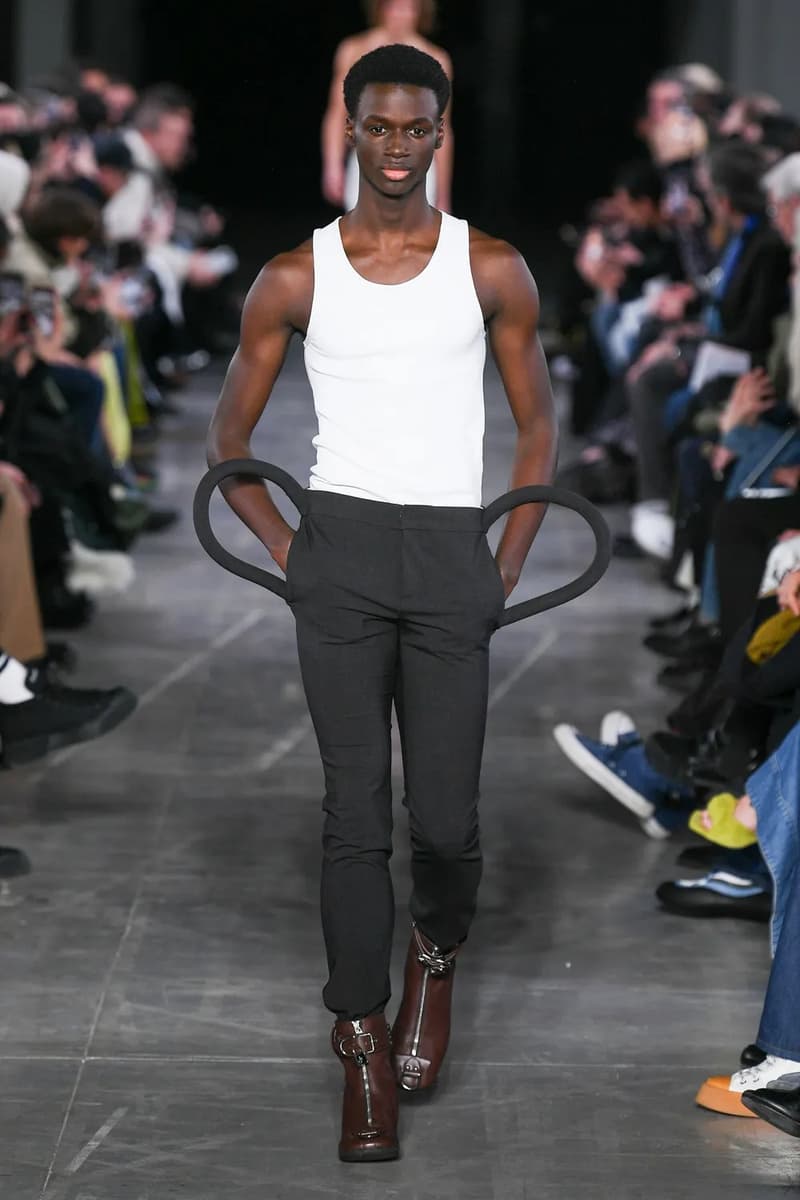 JW Anderson Fall Winter 2023 Milan Fashion Week Men's Women's Show Runway MFW Jonathan Anderson