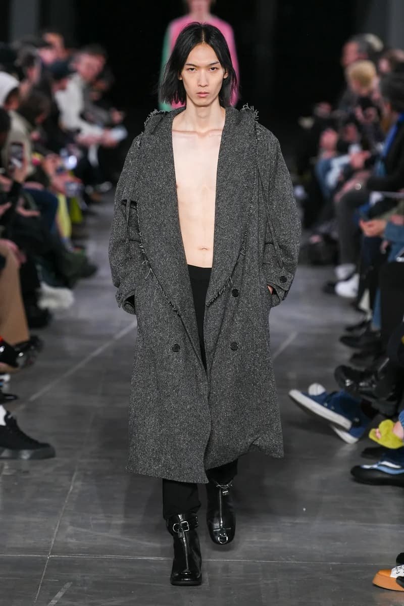 JW Anderson Fall Winter 2023 Milan Fashion Week Men's Women's Show Runway MFW Jonathan Anderson