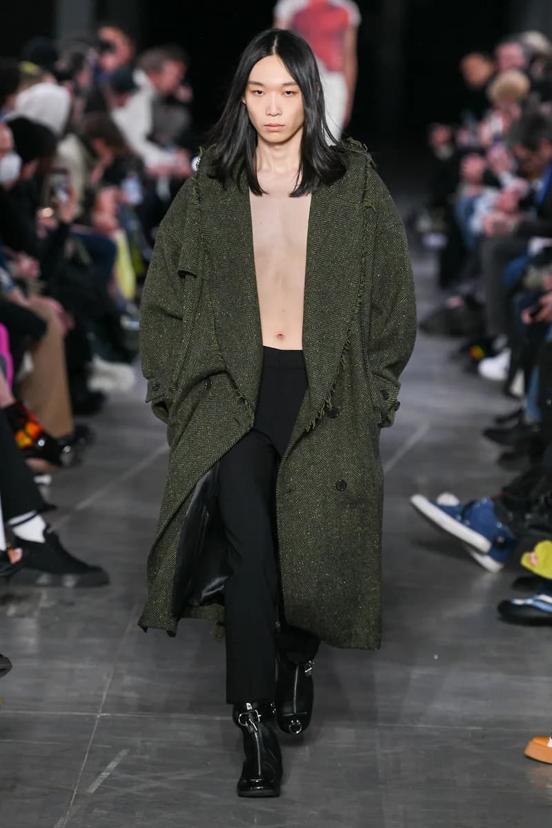 JW Anderson Fall Winter 2023 Milan Fashion Week Men's Women's Show Runway MFW Jonathan Anderson