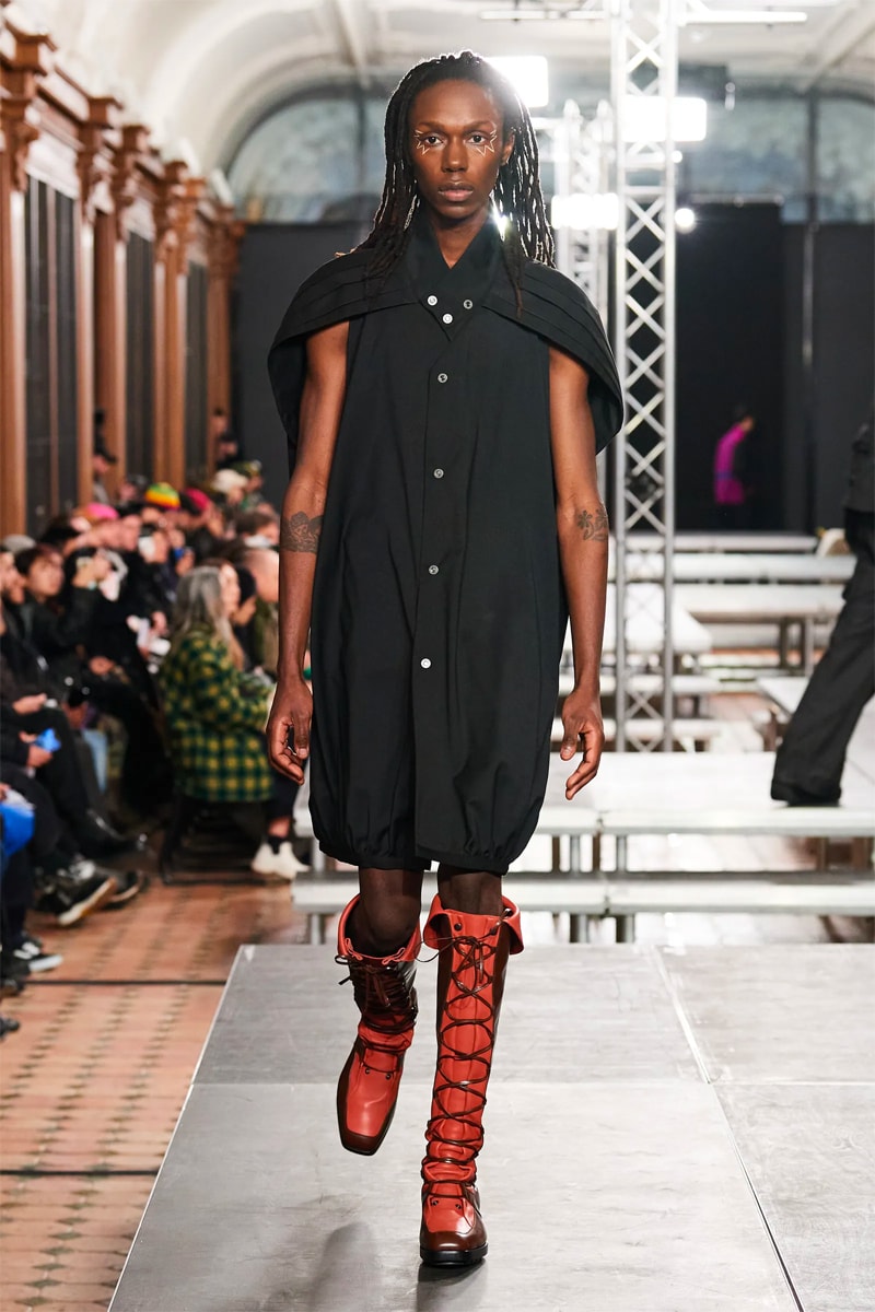 Kiko Kostadinov FW23 Dismantles Traditional Tailoring With Vibrancy paris fashion week fall winter 2023 menswear collection suit colors avant garde womenswear 
