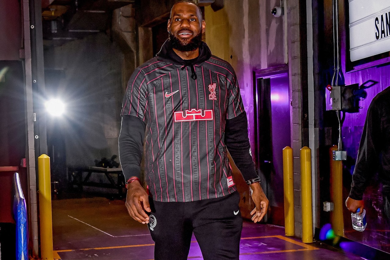 LeBron James Liverpool Football Club Jersey kit LFC Premier League Soccer Los Angeles Lakers Basketball Sneakers Air Max 1 