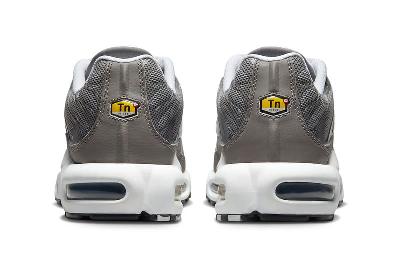 nike air max plus tn se black and white