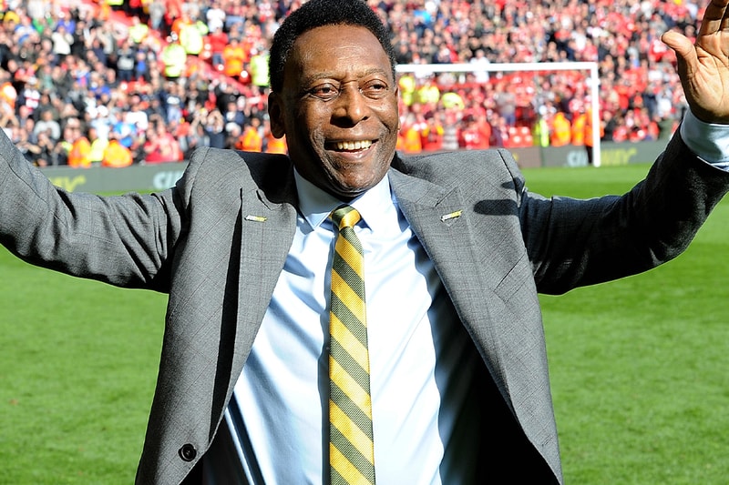 Pelé's Funeral Draws Large Crowds, Bidding Farewell to the Legend in Eight Mile Long Procession thousands santos brazil football player soccer star sao paulo colon cancer world cup