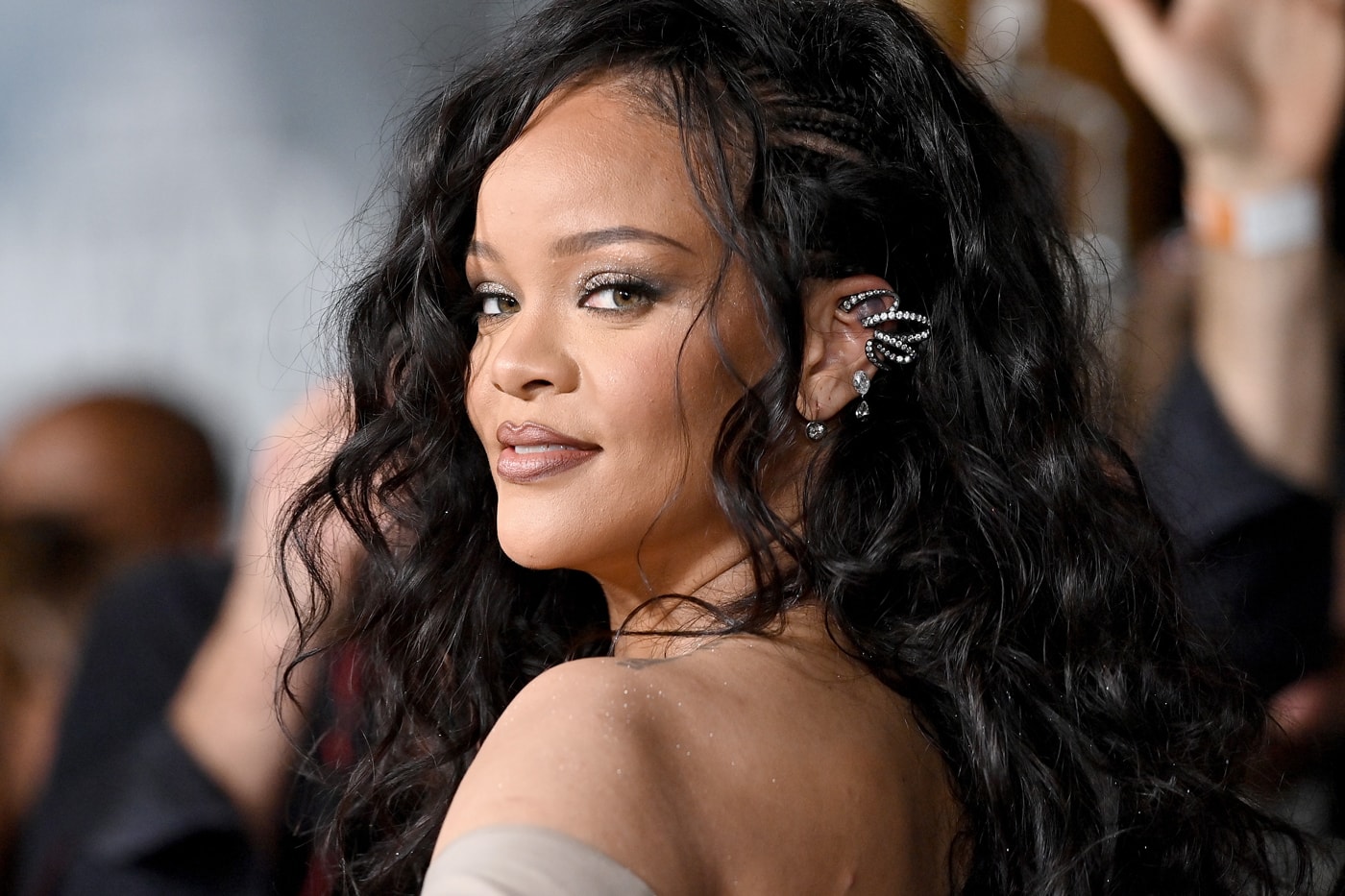 Rihanna Receives New gold platinum RIAA Certifications anti billboard 200 return