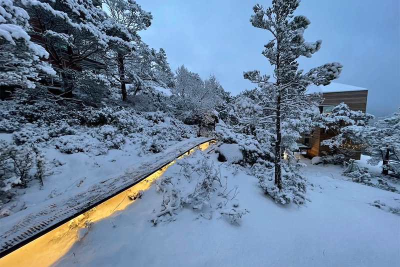 Snøhetta Creates Nest of Cabins on Edge of Norwegian Fjord