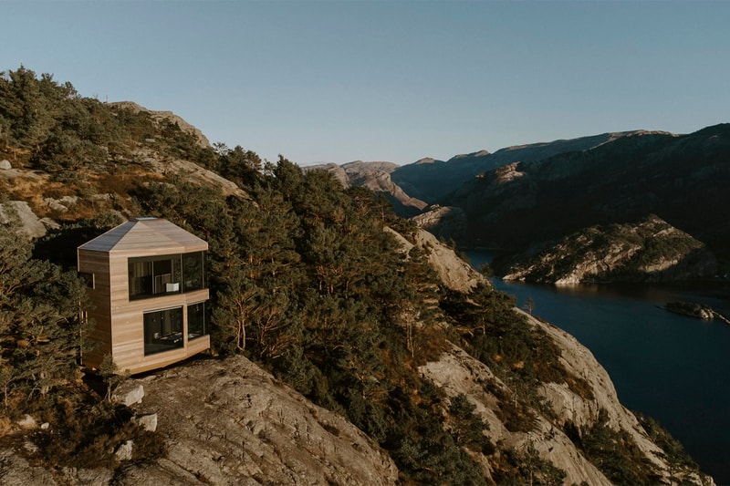Snøhetta Creates Nest of Cabins on Edge of Norwegian Fjord