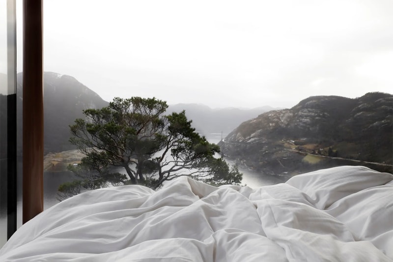 Snøhetta Creates Nest of Cabins on Edge of Norwegian Fjord