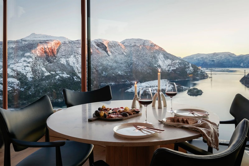 Snøhetta Creates Nest of Cabins on Edge of Norwegian Fjord
