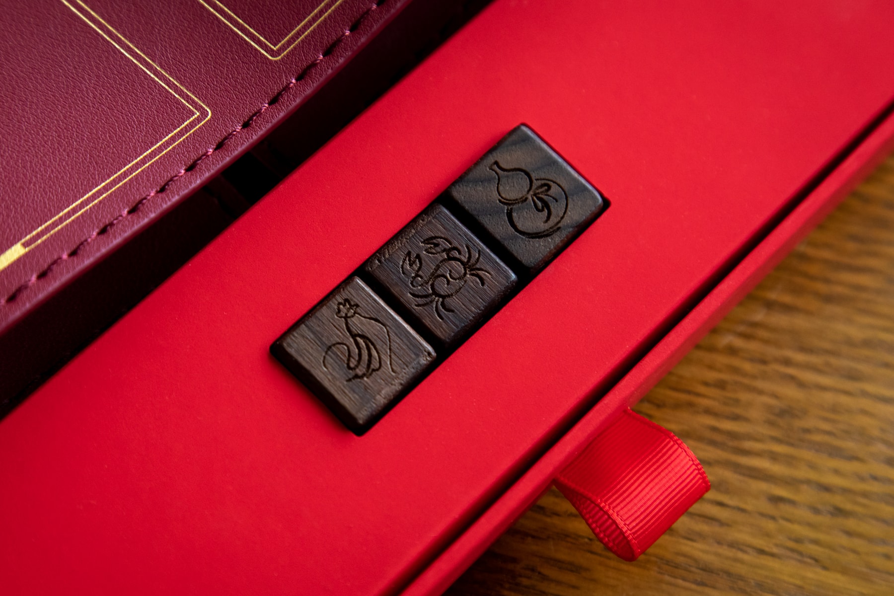 8 Brand New Louis Vuitton Year of Rabbit CNY 2023 Red Money Envelope - Box