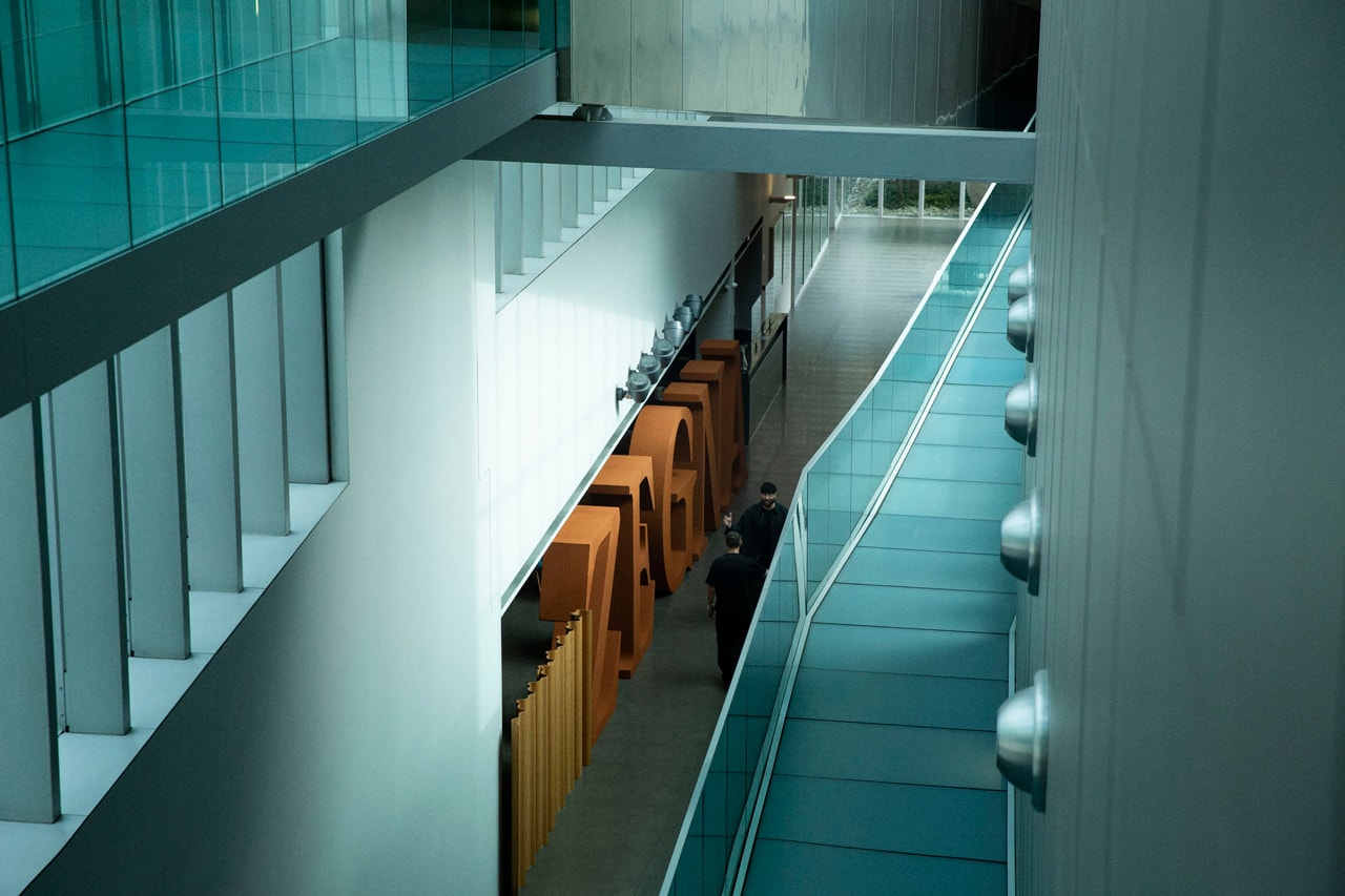 イタリアを代表するファッションブランド ゼニアがミスター・ベイリーと初のコラボスニーカーをリリース Ermenegildo zegna triple stitch alessandro sartori mr bailey sneaker luxury construction oasi zegna laces material