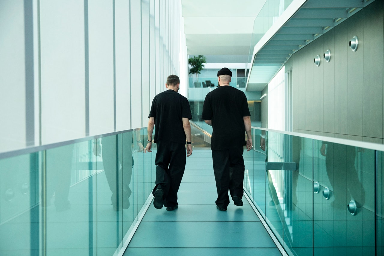 イタリアを代表するファッションブランド ゼニアがミスター・ベイリーと初のコラボスニーカーをリリース Ermenegildo zegna triple stitch alessandro sartori mr bailey sneaker luxury construction oasi zegna laces material