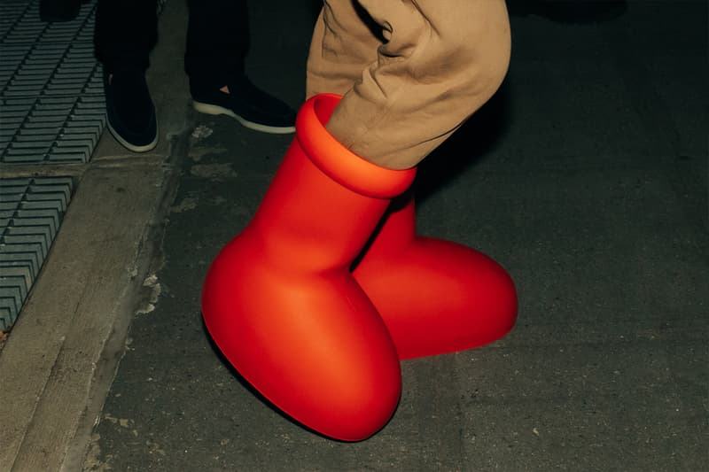 Here are the Biggest Street Style Footwear Trends at New York Fashion Week FW23 mschf asics nike rick owens birkenstock new balance givenchy salomon rihanna matthew m williams givenchy tk-mx