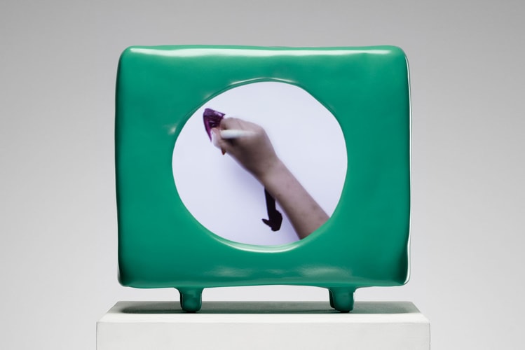 Maarten Baas Debuts Cartoonish Clay Clocks