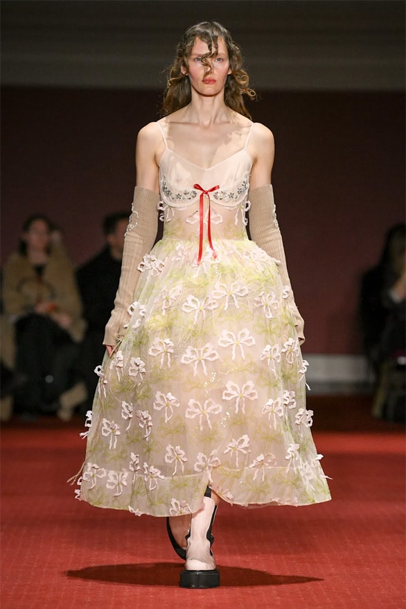 Simone Rocha Fall Winter 2023 London Fashion Week lfw fw23 womenswear menswear runway show