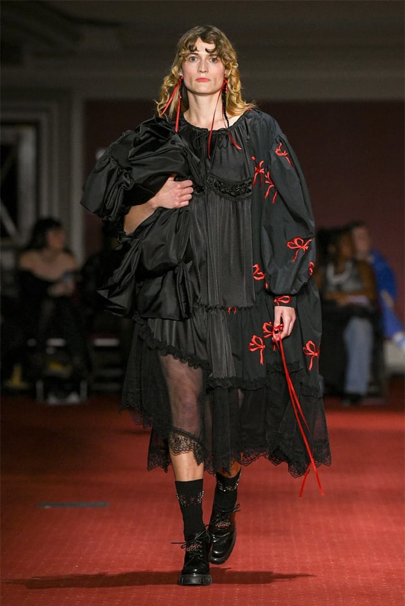 Simone Rocha Fall Winter 2023 London Fashion Week lfw fw23 womenswear menswear runway show
