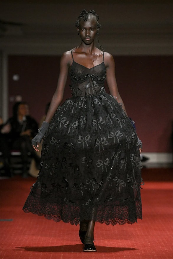 Simone Rocha Fall Winter 2023 London Fashion Week lfw fw23 womenswear menswear runway show