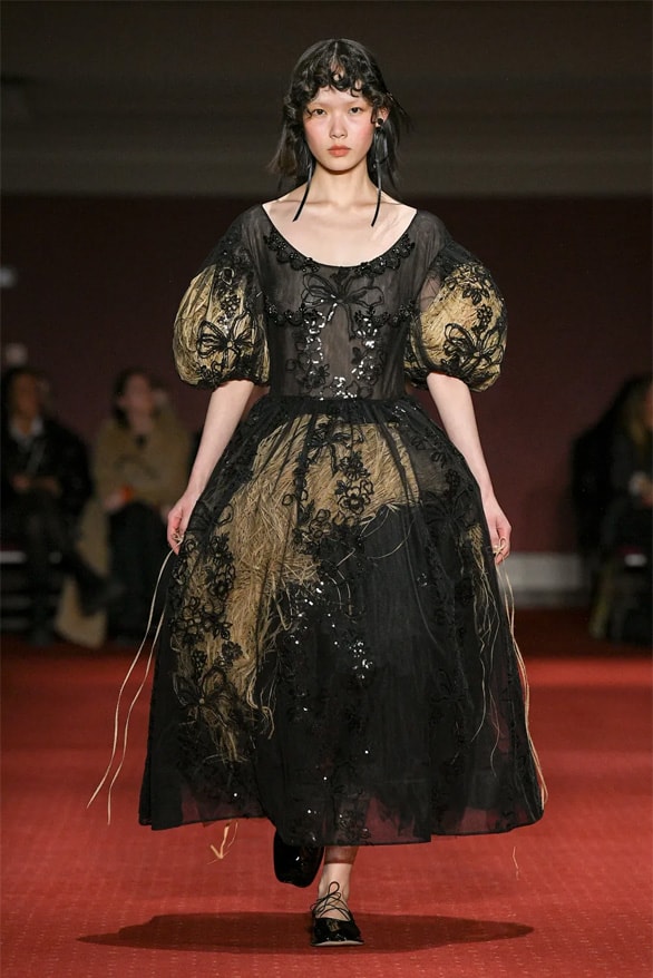 Simone Rocha Fall Winter 2023 London Fashion Week lfw fw23 womenswear menswear runway show