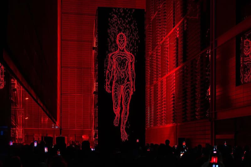 SpY MONOLITH Installation Explores Our Relationship With Screens mobile red barcelona llum bcn festival stanley kubrick 2001 a space odyssey