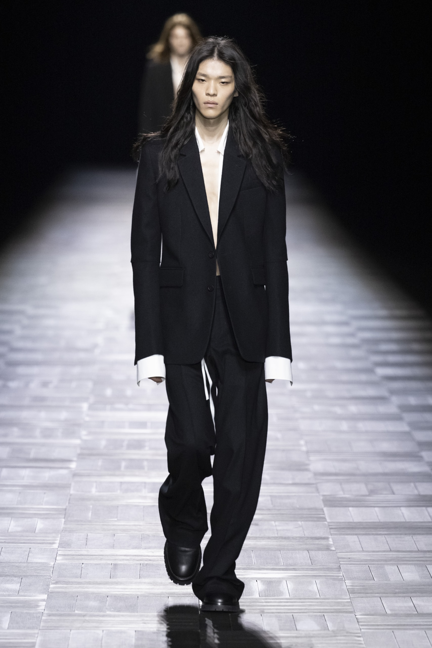 Ann Demeulemeester Fall Winter 2023 Paris Fashion Week fw23 pfw Ludovic de Saint Sernin debut collection runway show womenswear creative director menswear