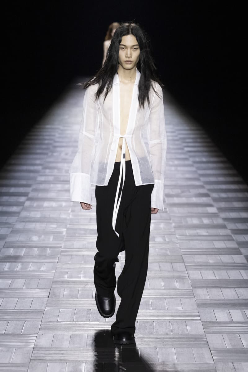 Ann Demeulemeester Fall Winter 2023 Paris Fashion Week fw23 pfw Ludovic de Saint Sernin debut collection runway show womenswear creative director menswear